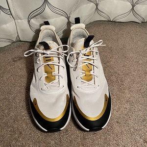 Nike AirMax Dia's "White Black and Gold" size 8.5